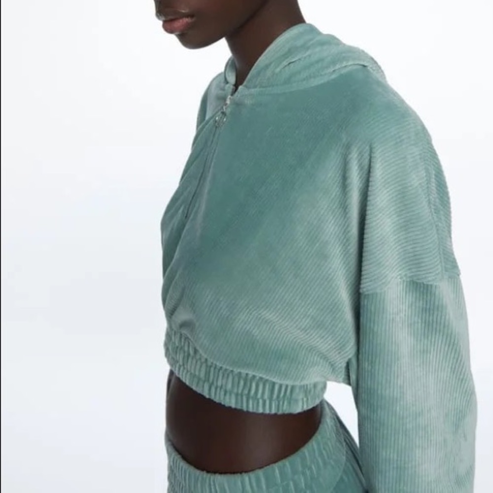 Zara cropped velvet sweatshirt in sea green.